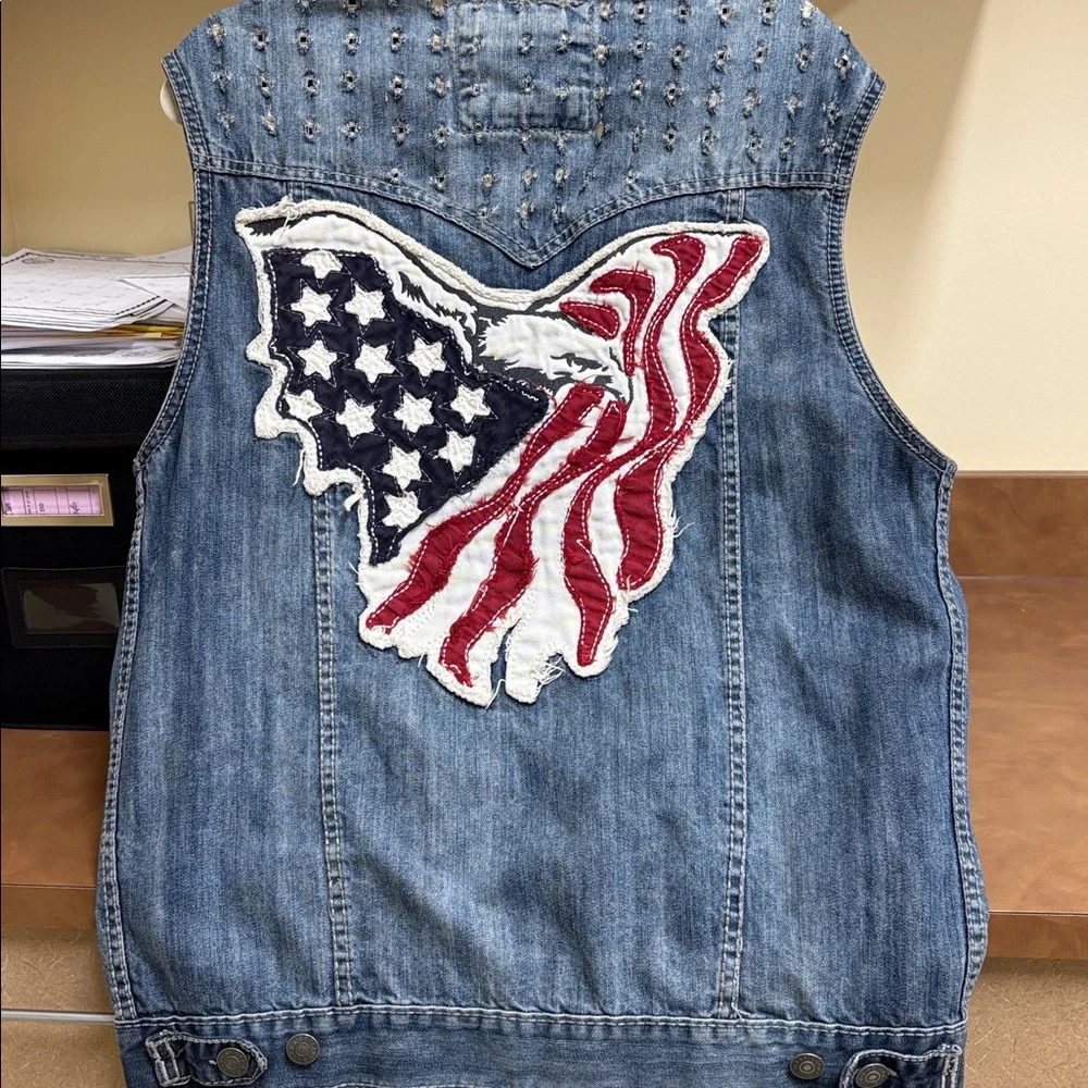 smoke rise ny this vest